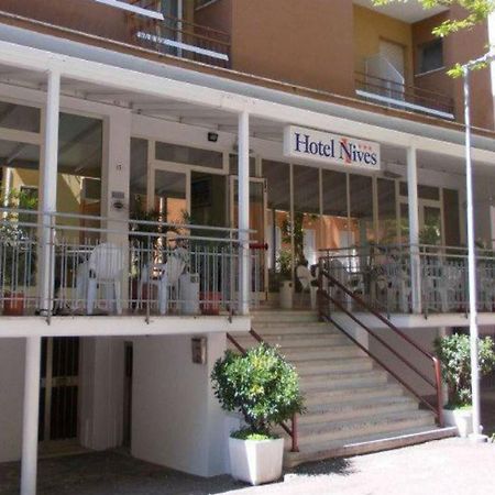 Hotel Nives リミニ エクステリア 写真